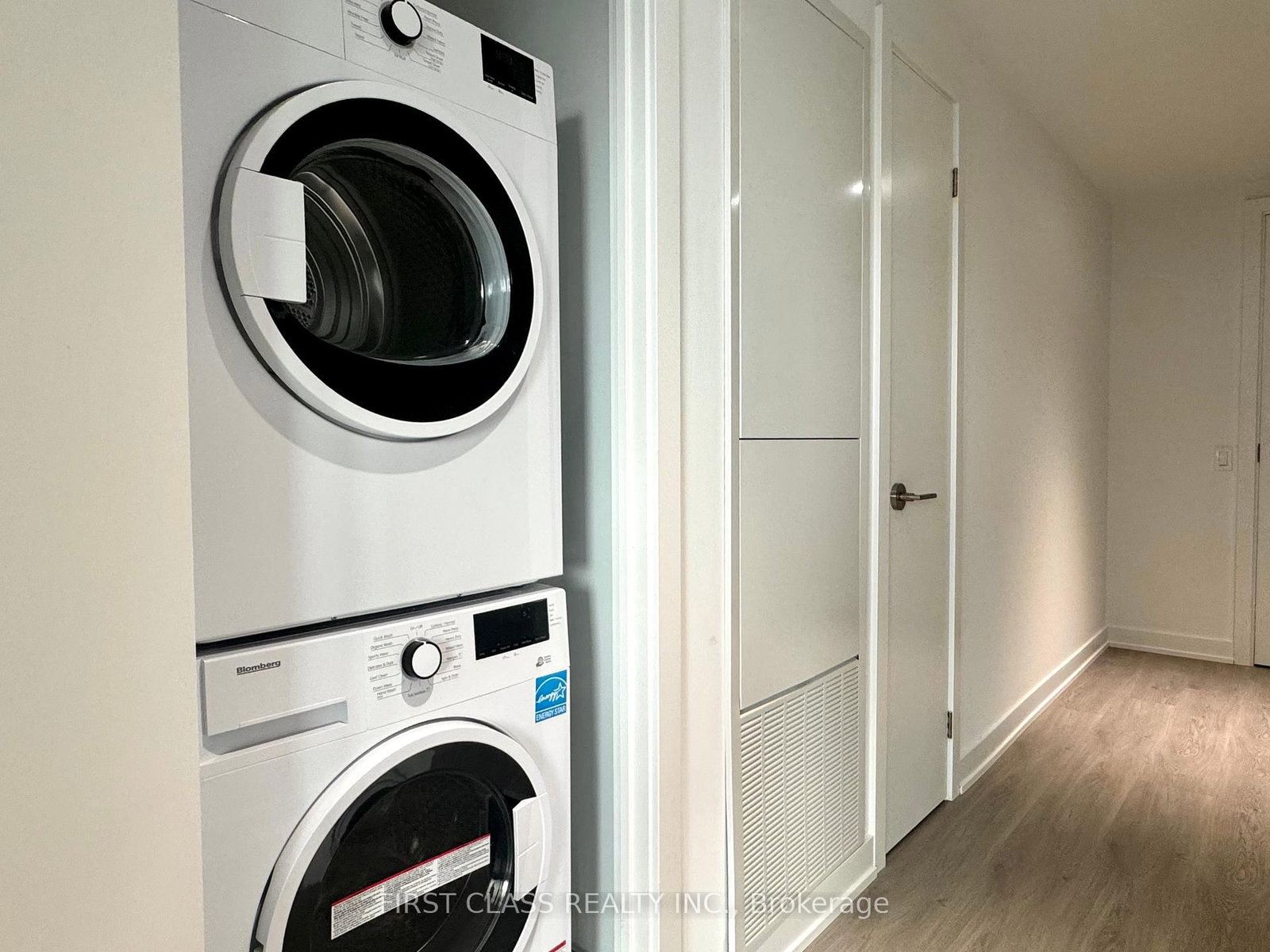 8 Wellesley Street W, Unit 5005 - Photo 6