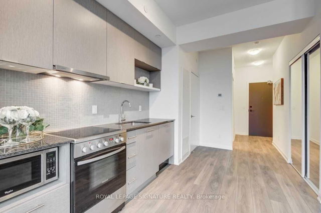 PH101 - 435 Richmond Street W