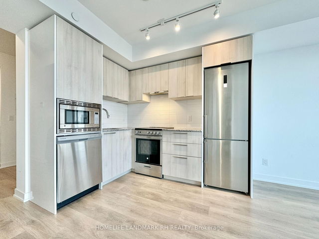 3808 - 501 Yonge Street