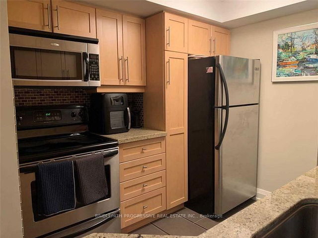 706 - 1001 Bay Street