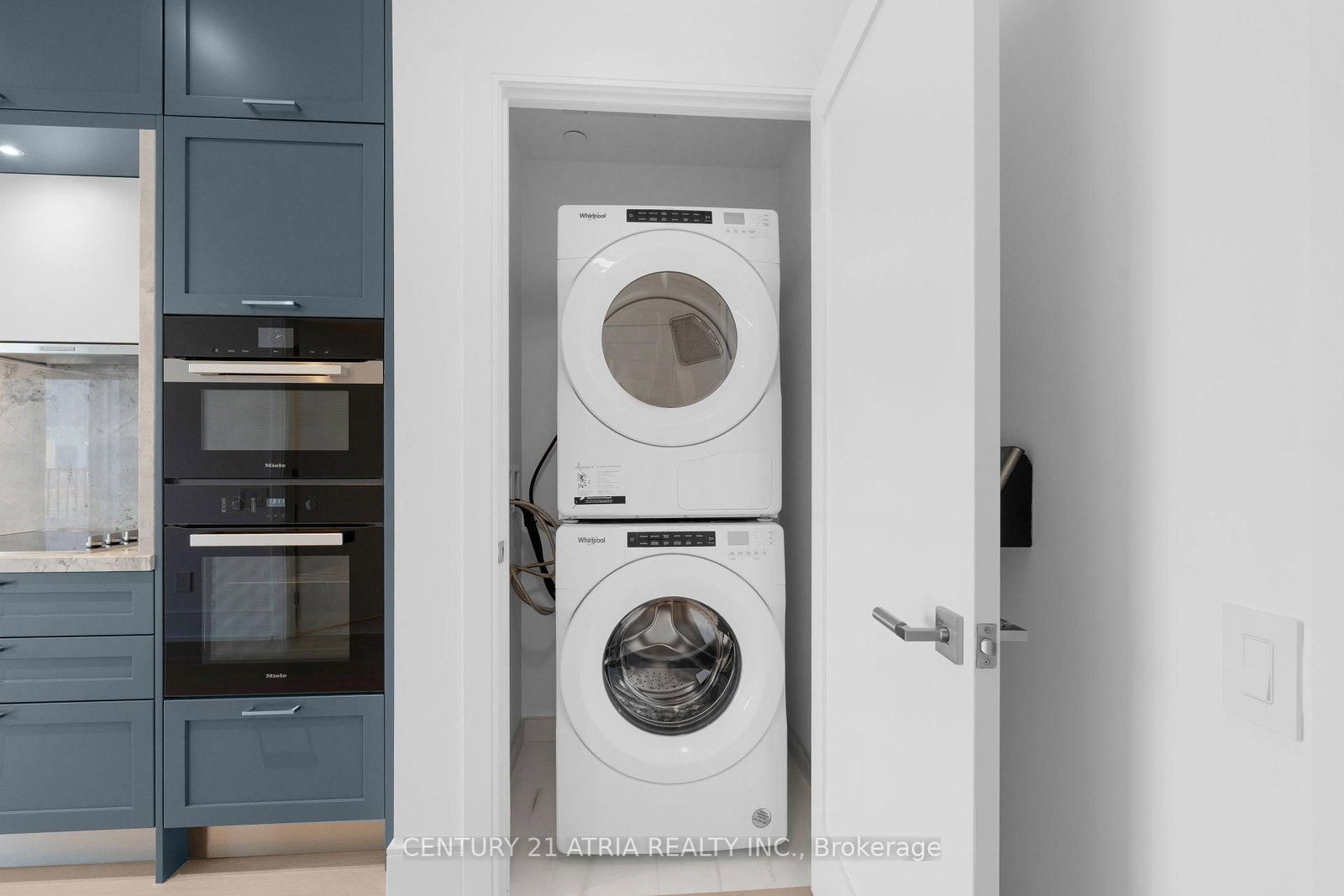 155 Merchants' Wharf, Unit 1229 - Photo 4