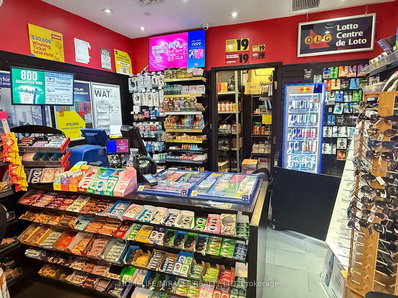 580 - 900 Dufferin St W, Toronto, M6H 4A9 | Image 3