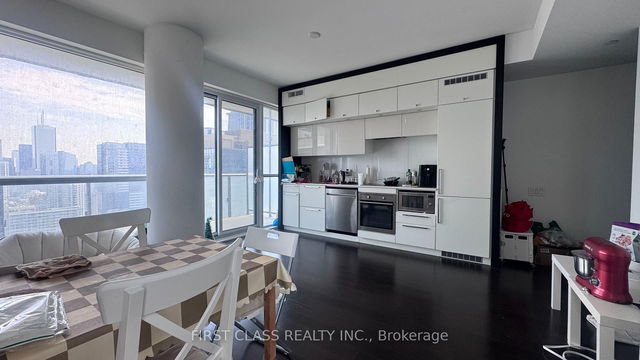 3309 - 15 Grenville Street