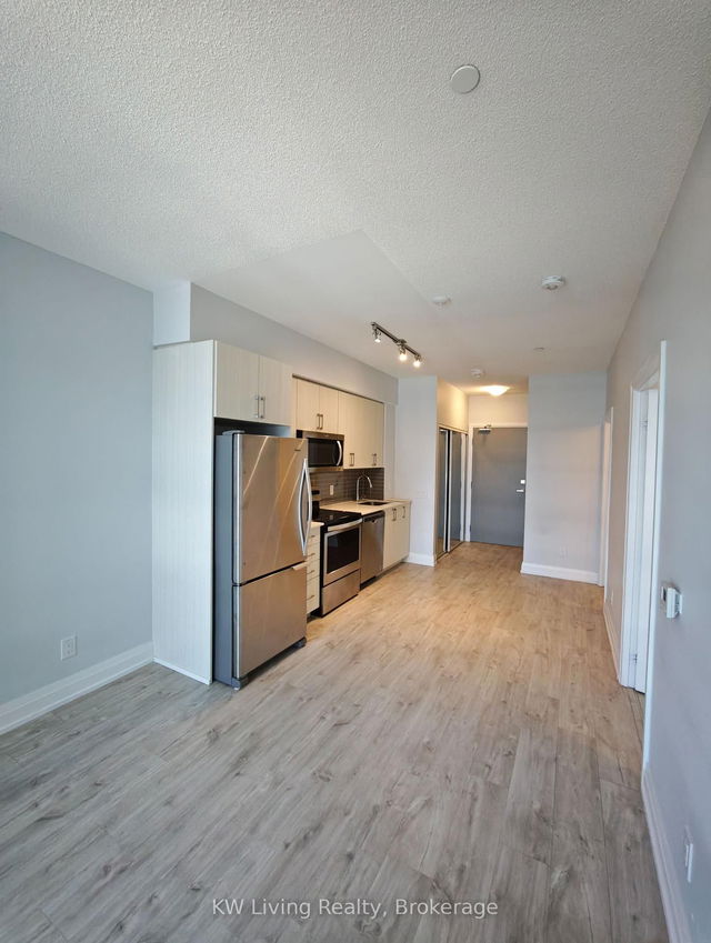 733 - 591 Sheppard Avenue E