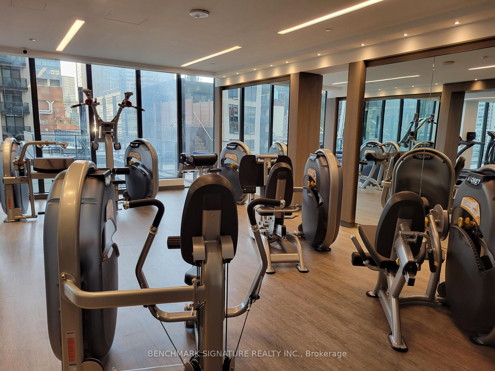 77 Shuter Street, Unit 911 - Photo 17