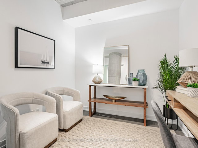 418 - 560 King Street W