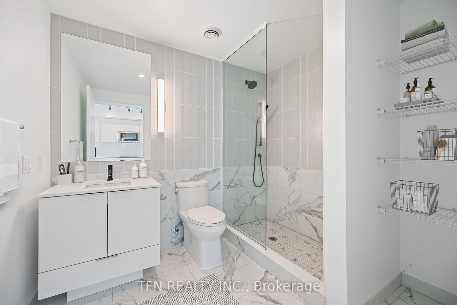 327 King Street W, Unit 1604 - Photo 10