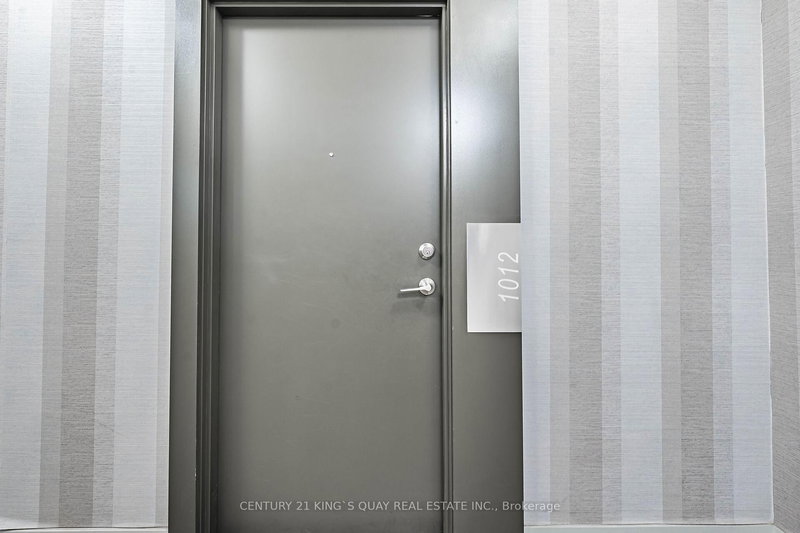 1012 - 20 Bruyeres Mews, Toronto, M5V 0G8 | Image 3