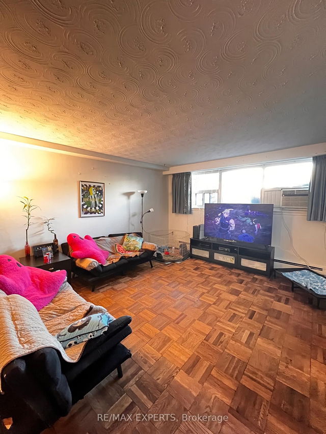 1 - 152 Overbrook Place