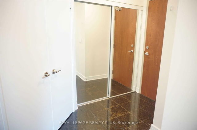 1108 - 18 Harrison Garden Boulevard