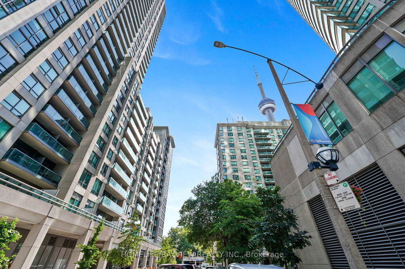 708 - 19 Grand Trunk Cres, Toronto, M5J 3A3 | Image 2