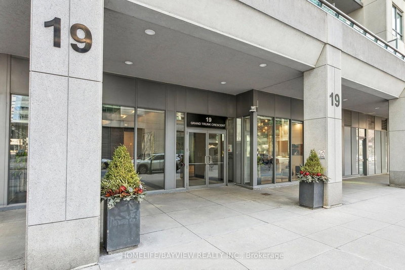 708 - 19 Grand Trunk Cres, Toronto, M5J 3A3 | Image 3