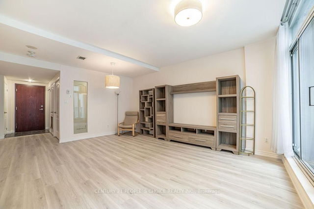 Ph6 - 263 Wellington Street W