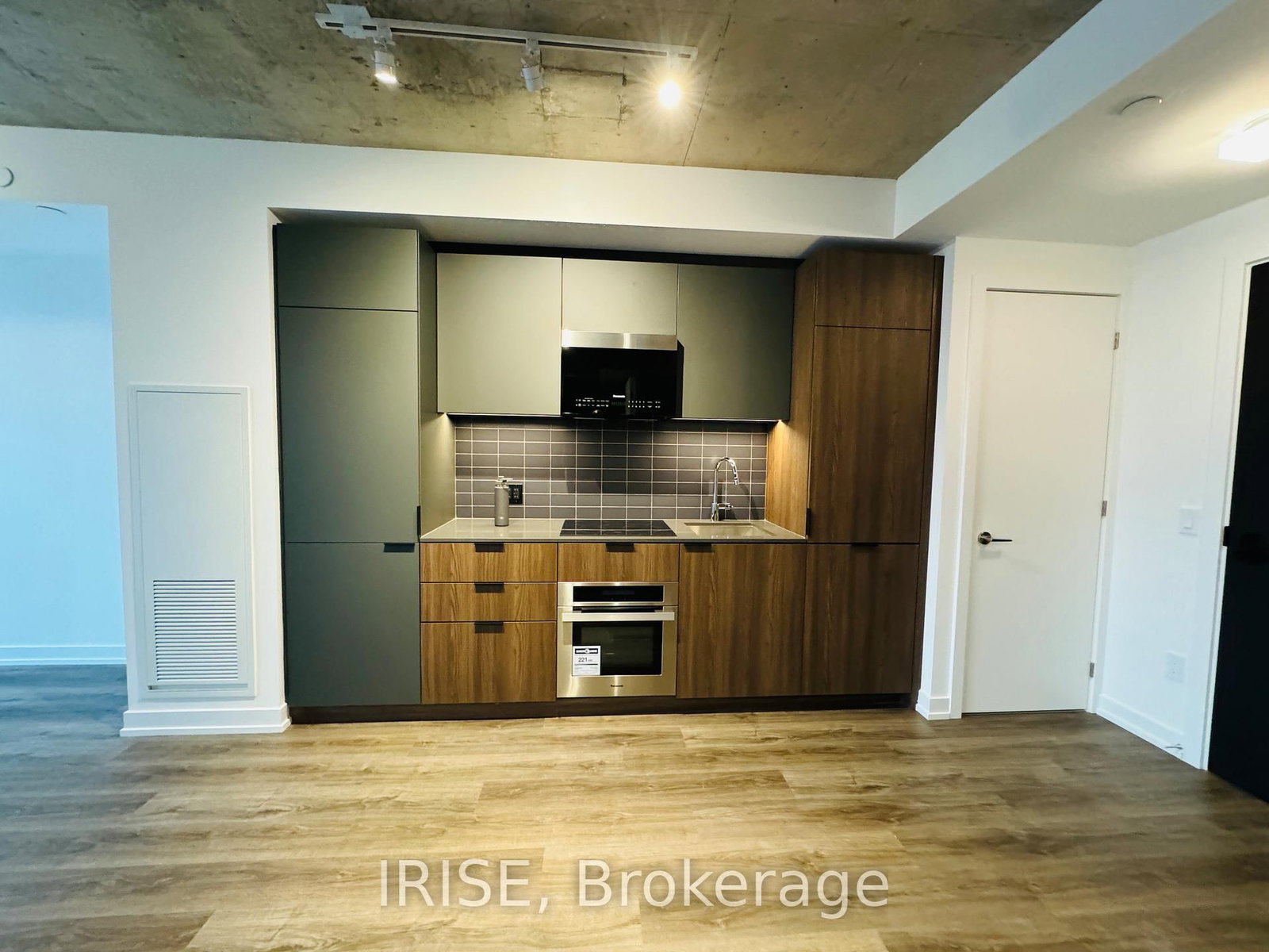 28 Eastern Avenue, Unit 912 - Photo 8