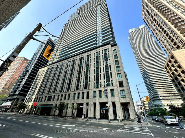 421 - 955 Bay Street N