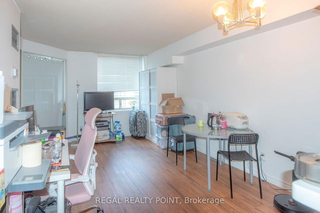 1202 - 633 Bay Street
