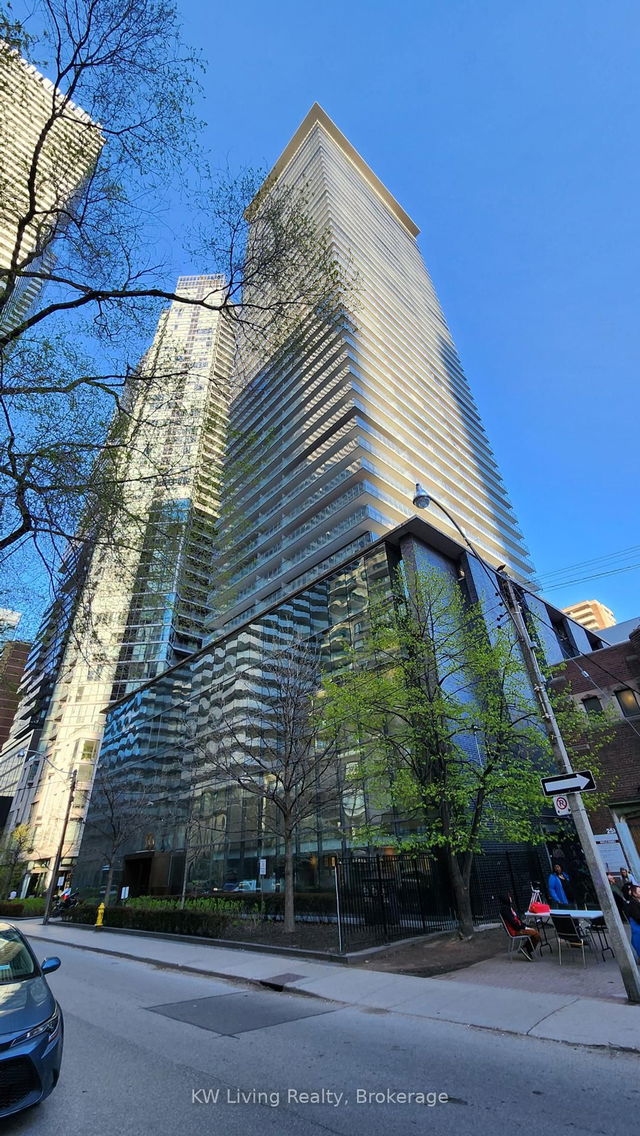 2507 - 33 Charles Street E