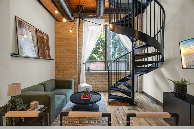 206 - 781 King Street W