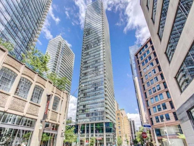 3702 - 38 Grenville Street