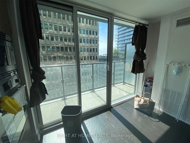 1612 - 955 Bay Street