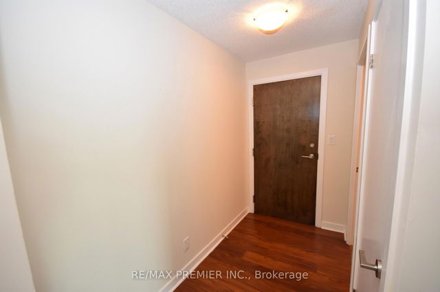 1208 - 33 Bay Street