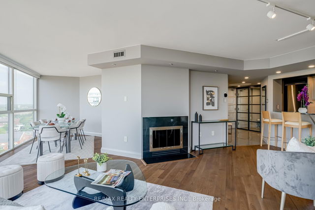 1915 - 705 King Street W W