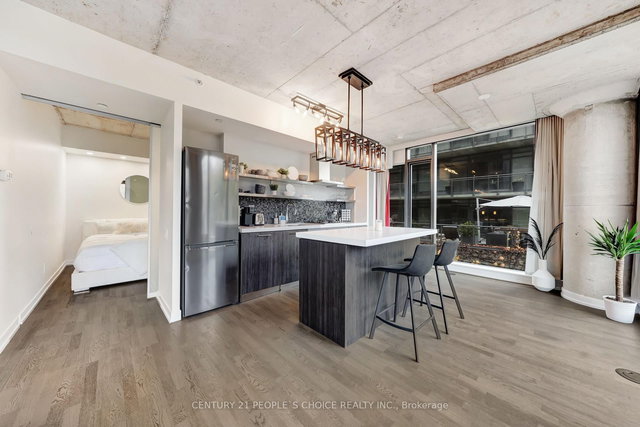 305 - 560 King Street W