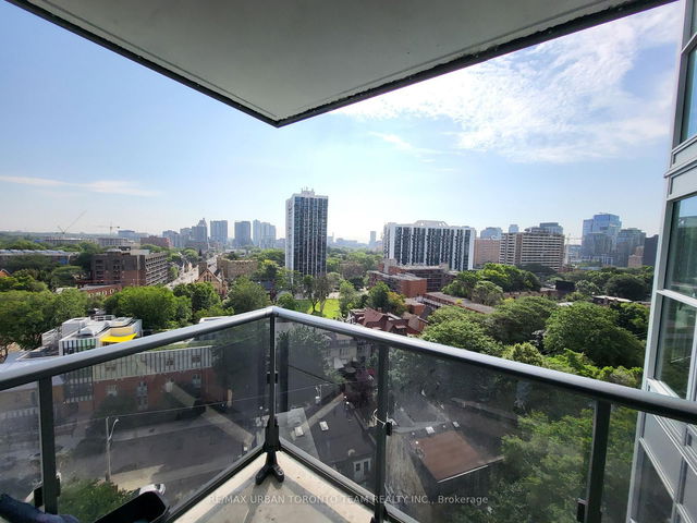 1212 - 219 Dundas Street E