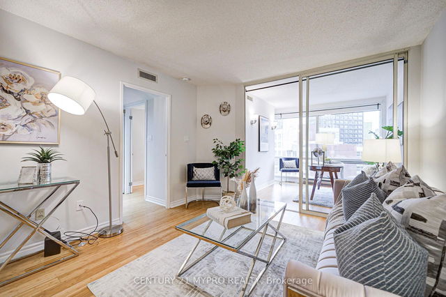 1506 - 1001 Bay Street
