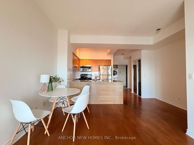 3509 - 761 Bay Street