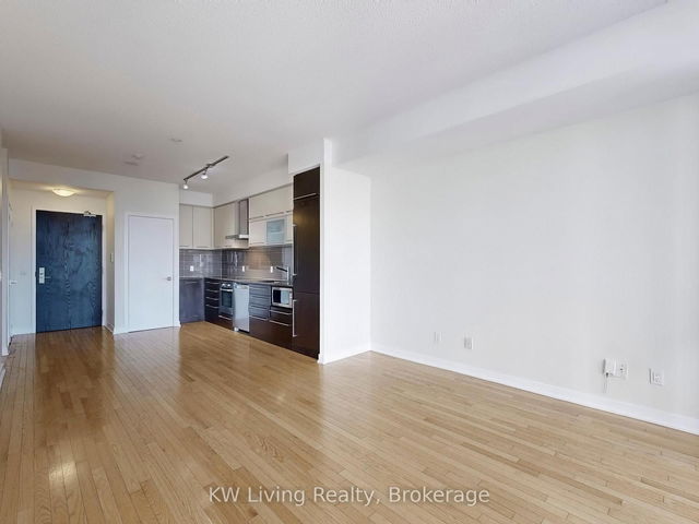 1403 - 770 Bay Street