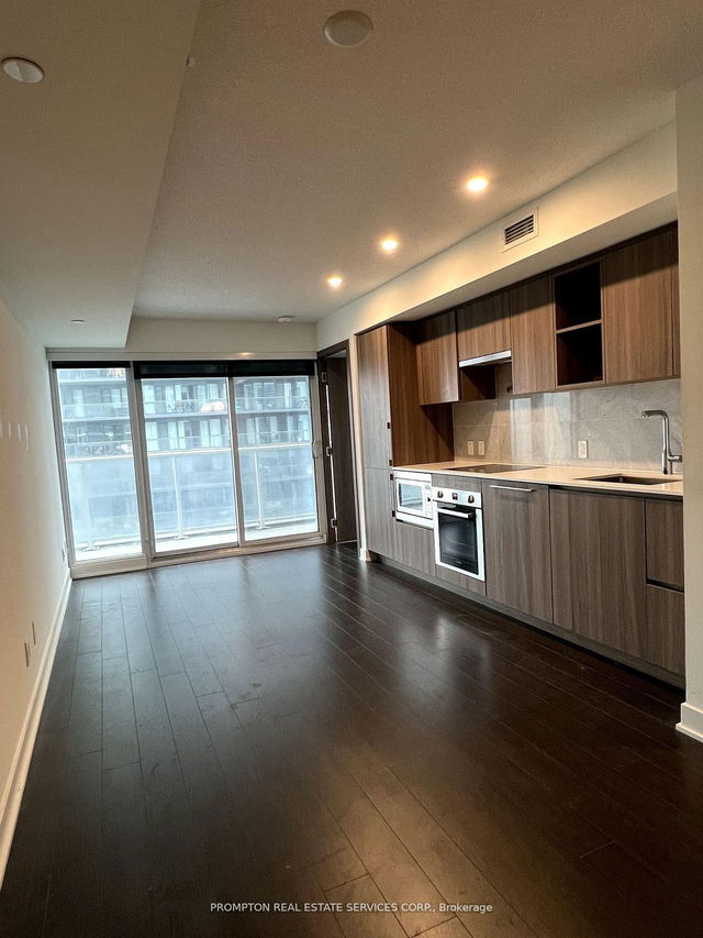 1202 - 19 Bathurst Street
