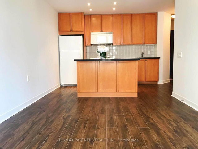1514 - 85 Bloor Street E