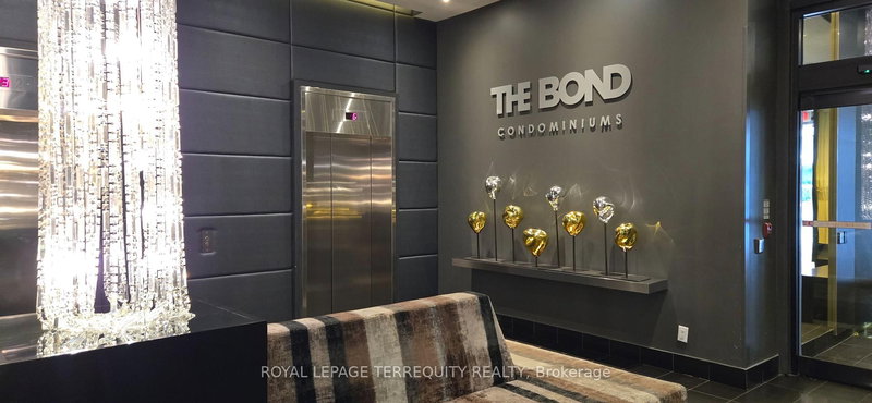 1309 - 290 Adelaide St W, Toronto, M5V 0P3 | Image 3