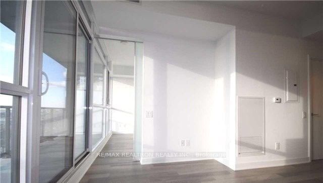 2502 - 290 Adelaide St W, Toronto, M5V 1P6 | Image 2