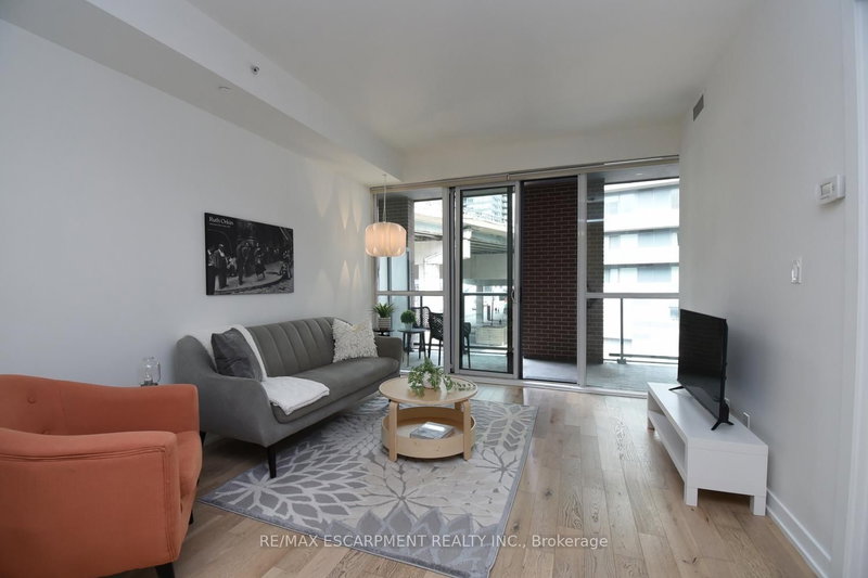 330 - 20 Bruyeres Mews, Toronto, M5V 0G8 | Image 3