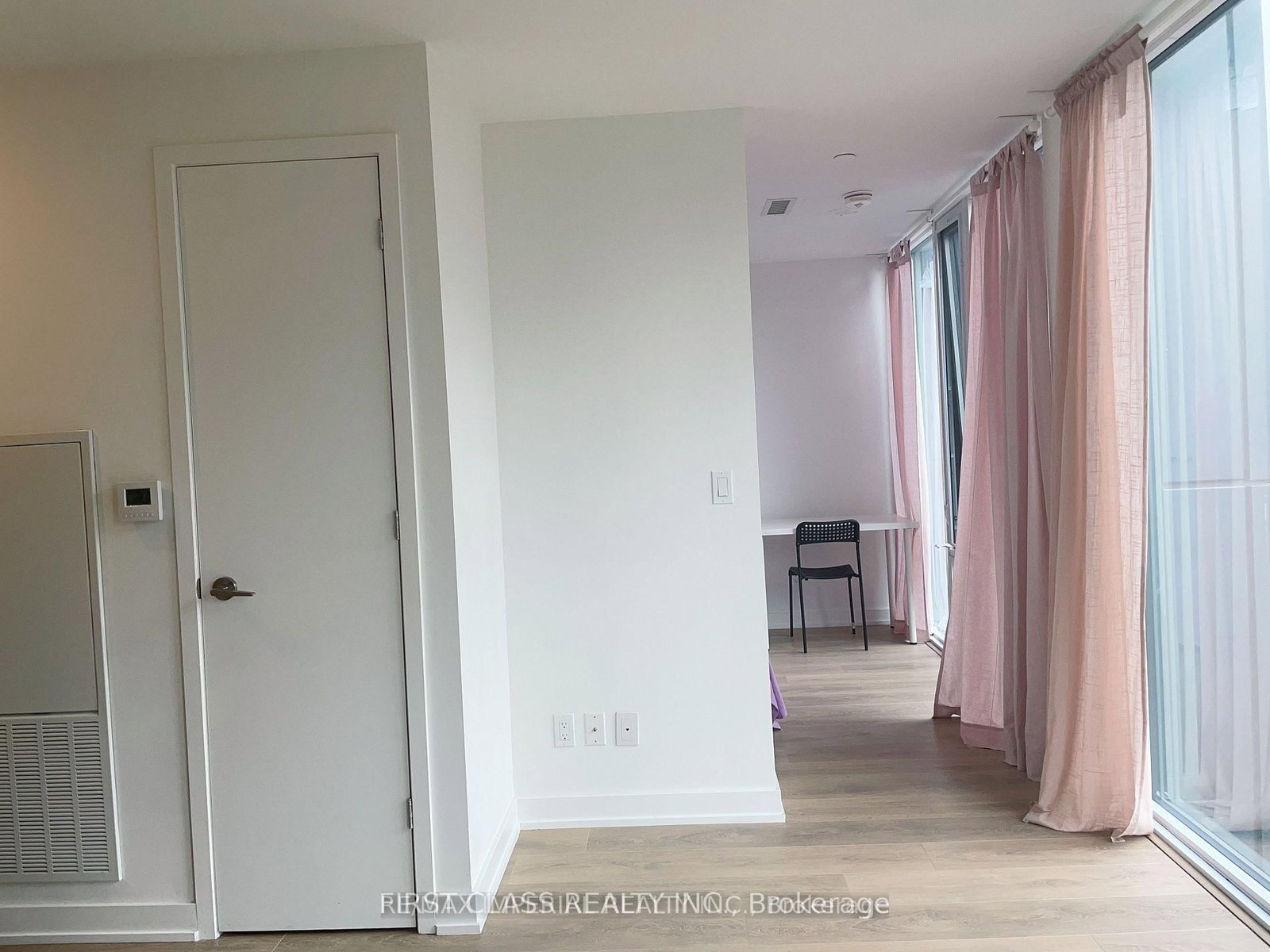 18 Maitland Terrace, Unit 505 - Photo 9