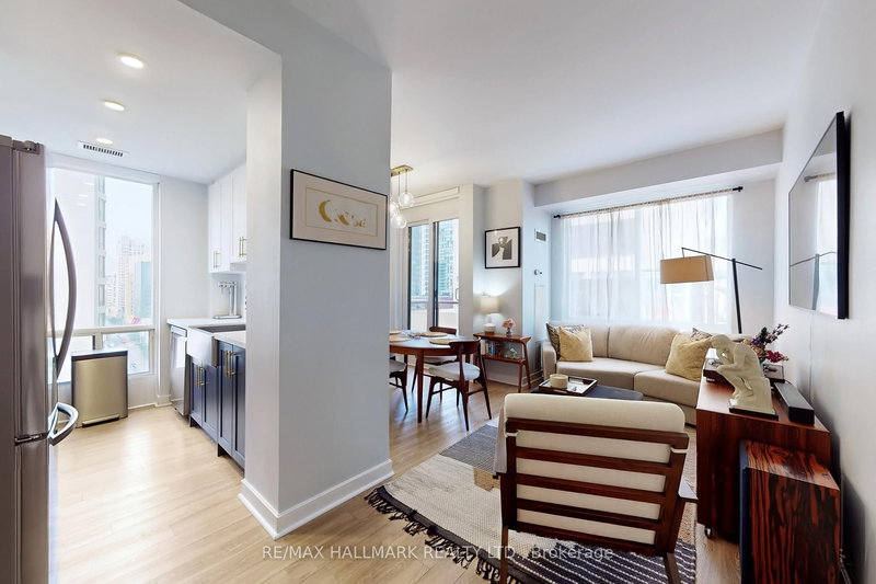 1402 - 85 Bloor St E, Toronto, M4W 3Y1 | Image 2