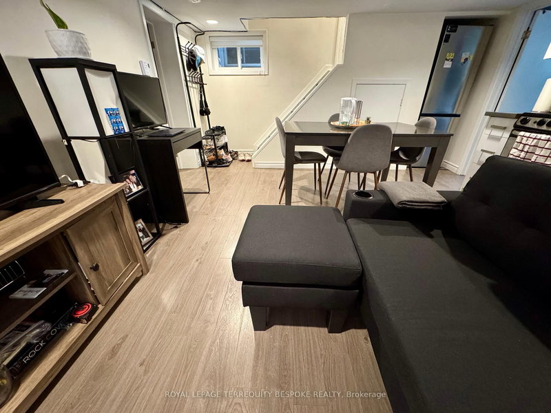 Lower - 279 Lauder Ave, Toronto, M6E 3H5 | Image 2