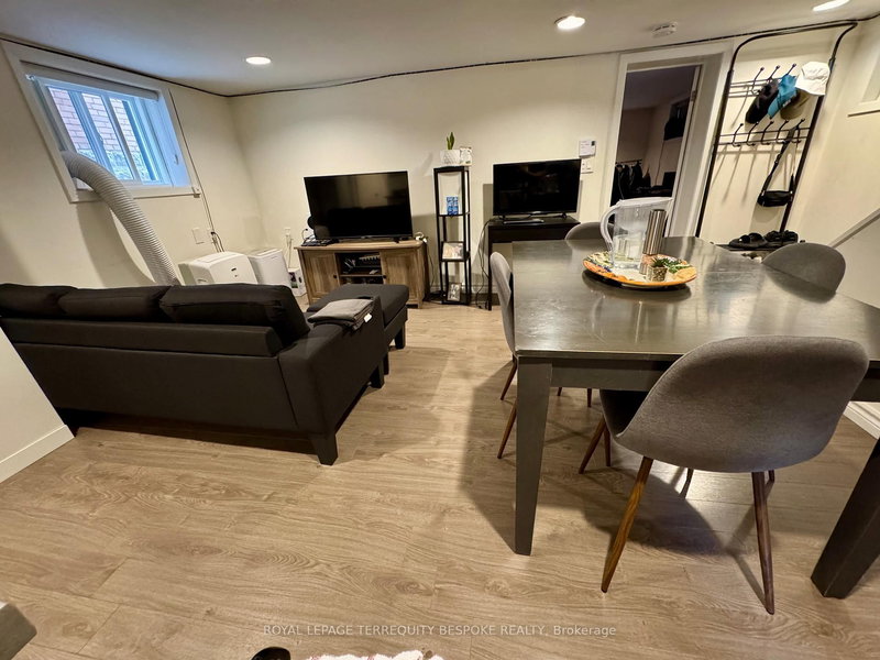 Lower - 279 Lauder Ave, Toronto, M6E 3H5 | Image 3