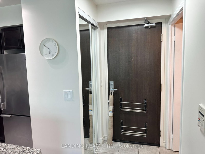 3203 - 19 Grand Trunk Cres, Toronto, M5J 3A3 | Image 3