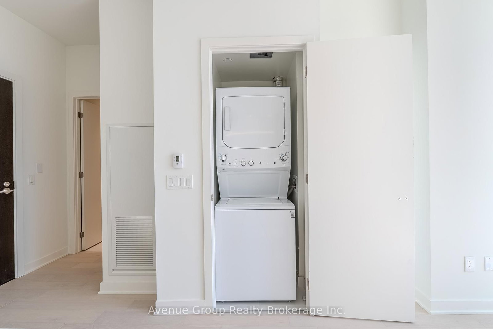 11 Yorkville Avenue, Unit 2812 - Photo 20