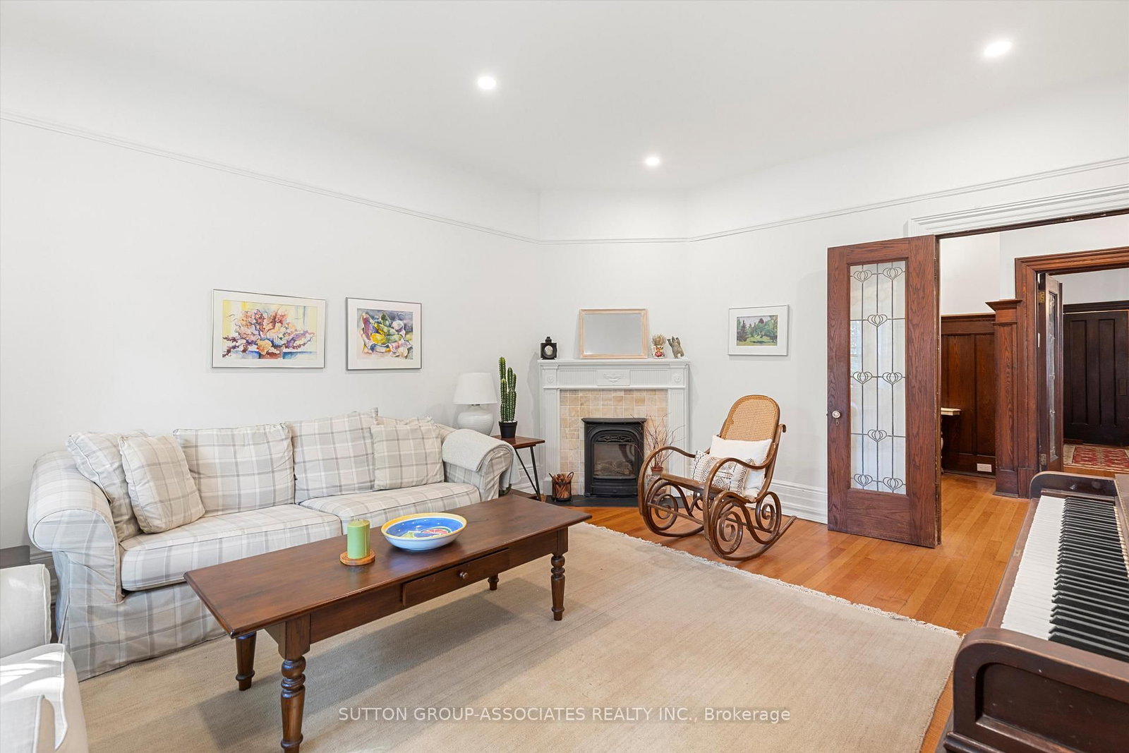 Listing Image 12