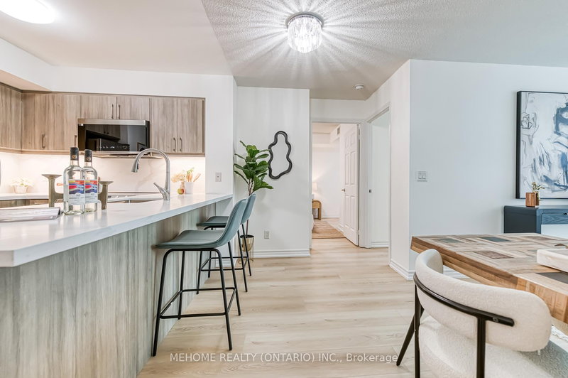 702 - 19 Grand Trunk Cres, Toronto, M5J 3A3 | Image 2