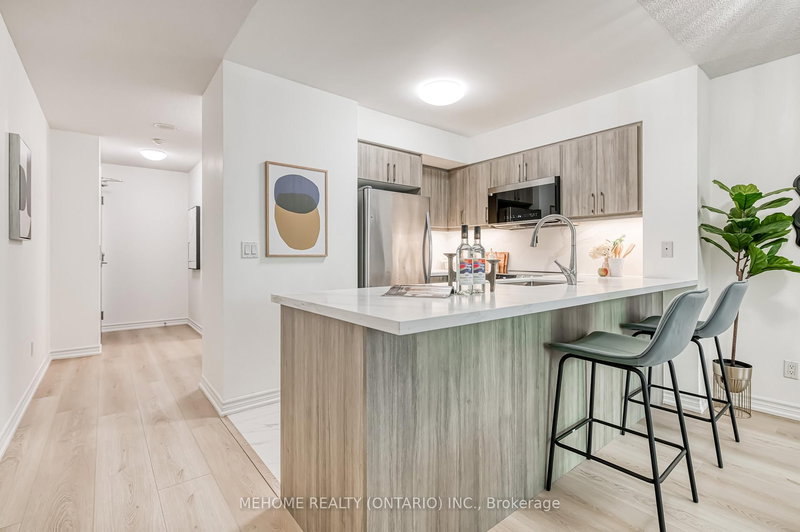 702 - 19 Grand Trunk Cres, Toronto, M5J 3A3 | Image 3