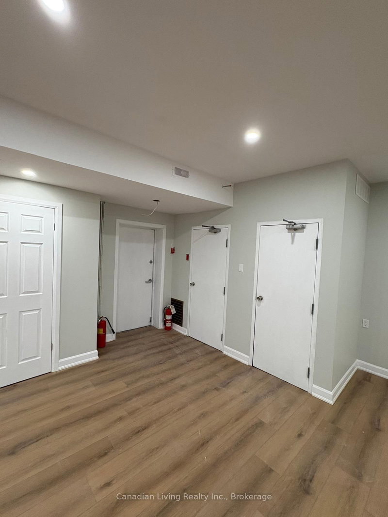 112 Sherbourne St, Toronto, M5A 2R2 | Image 3