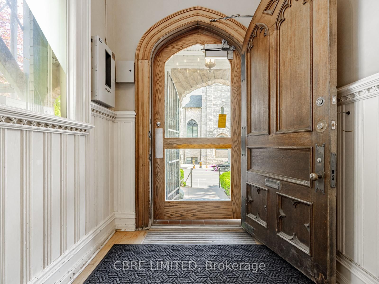 236 Avenue Road, Unit 2nd Floor - Photo 5