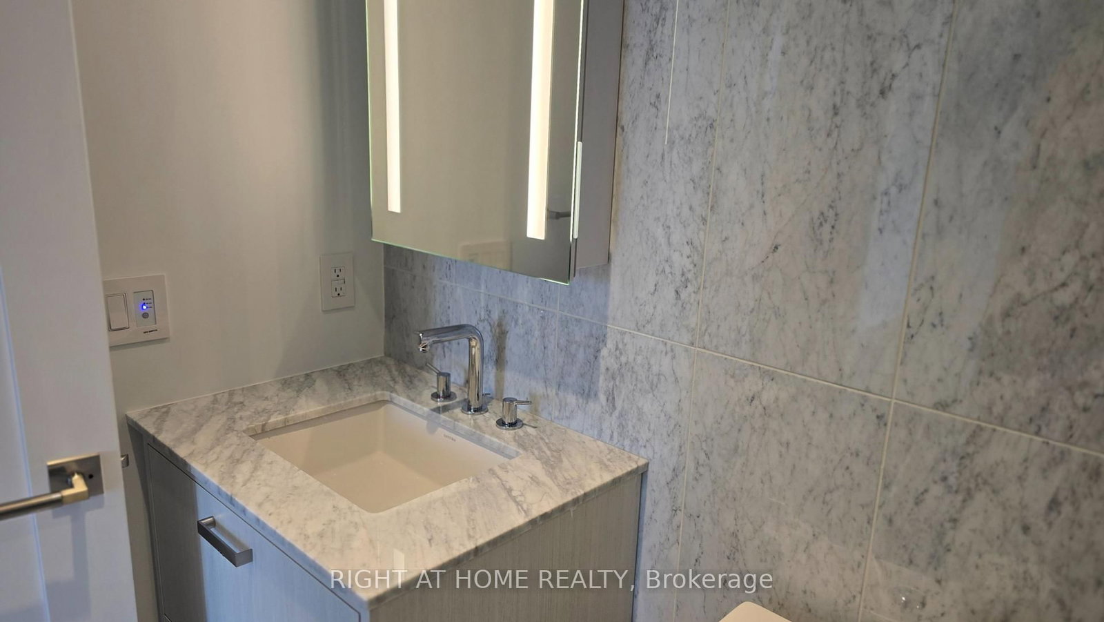 155 Merchants' Wharf, Unit 1226 - Photo 39