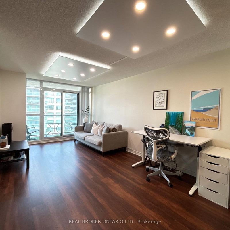 3703 - 19 Grand Trunk Cres, Toronto, M5J 3A3 | Image 3