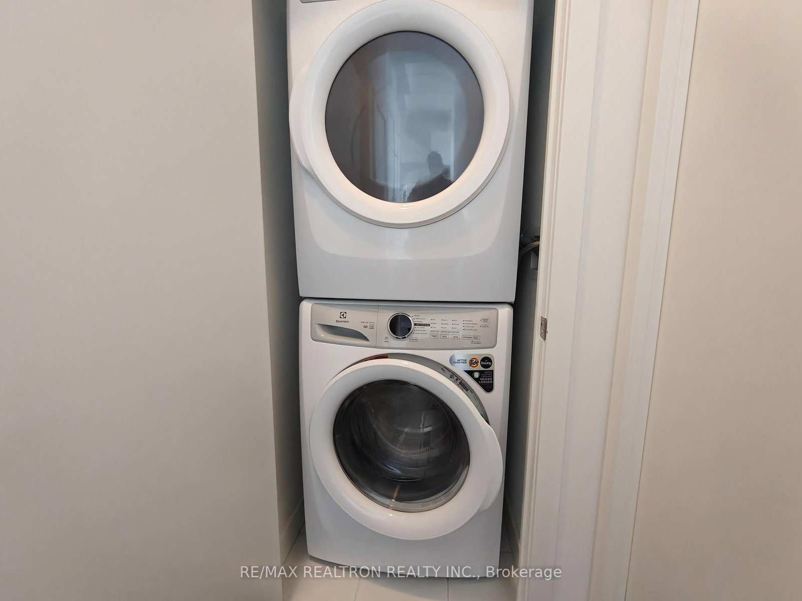 8 Olympic Garden Drive, Unit 911 - Photo 4